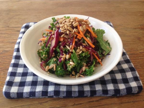 アメリカでも常備菜は人気だった！ヘルシーな「ケール・スロー」レシピ