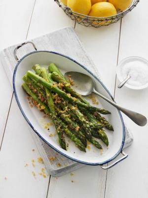 かけるだけでリッチな味に！レモンの皮の意外な使い道とは？