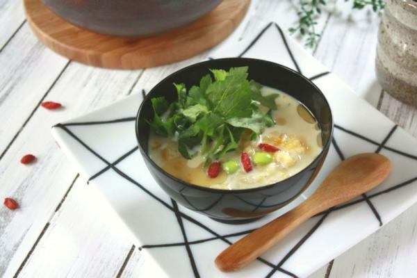 炊飯器に入れるだけ！冷え性&amp;美肌にも◎【もち麦豆乳粥】レシピ