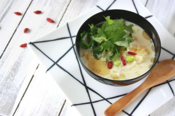 炊飯器に入れるだけ！冷え性&amp;美肌にも◎【もち麦豆乳粥】レシピ