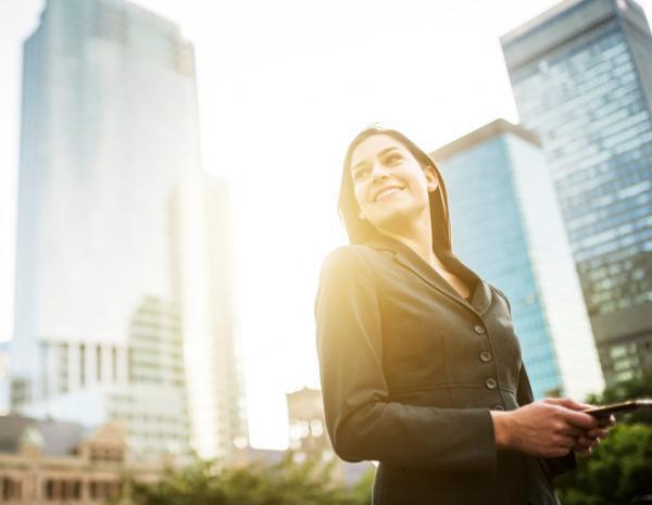 フリーランスvs.会社員！本当に自由な働き方って?