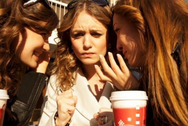 【ソロ女子の悩み】友達に相談しにくいコンプレックス解消法は？