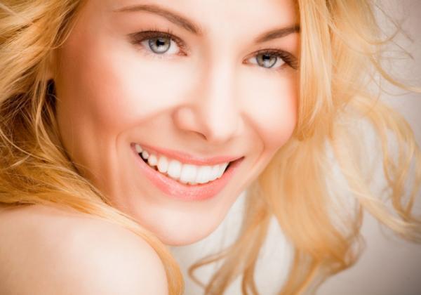 歯のホワイトニングって本当に効果ある！？人によって白くならない「衝撃の事実」が判明