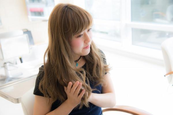 冬の天敵【乾燥・静電気】髪のパサつき、広がりを防ぐ方法とは？