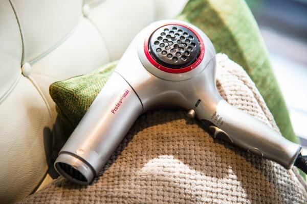 冬の天敵【乾燥・静電気】髪のパサつき、広がりを防ぐ方法とは？