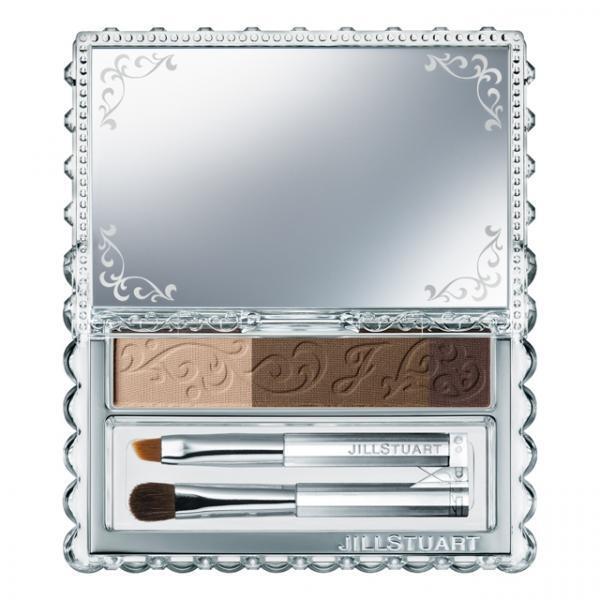 作りすぎはNG！自眉を生かした【ナチュラル眉毛】で旬顔に