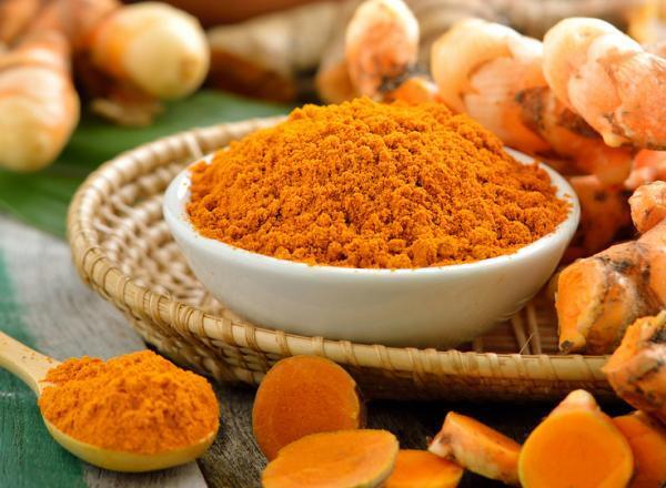 科学が証明！アンチエイジング＆美髪に効果絶大な古代インドのスパイス【ウコン】