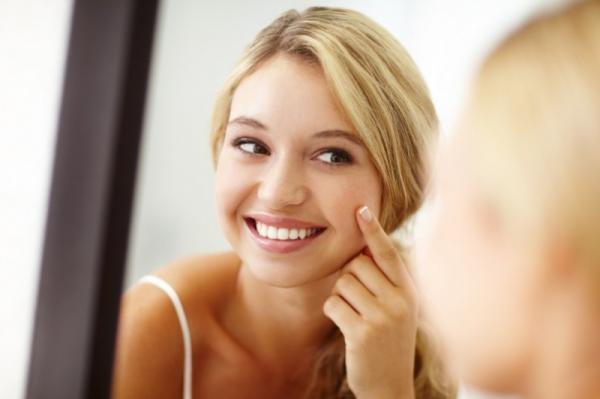 【これは使える！】オイルのちょい足しテクでテカらず乾燥を防ぐ！