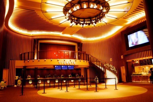 まだ帰りたくない！終電後も１人で楽しめる【大人の夜遊びスポット】4選