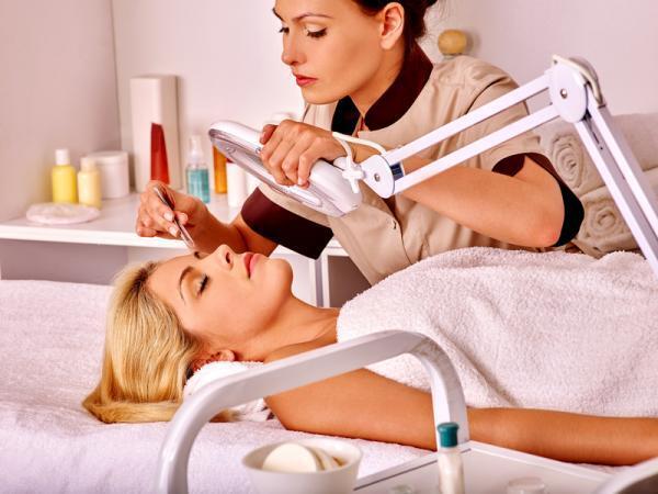 たるみの原因にも！ いますぐ見直そう【毛抜き】の種類とお手入れ法