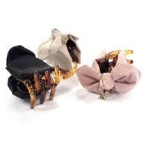 ※読者プレゼントあり※アラサーでも安心してつけられる！ 高級感とデザインが光る〝大人女史“のためのヘアアクセサリー