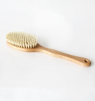 秋の美ボディづくり！ミランダ・カーも実践しているドライブラッシングって？