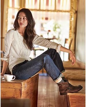 ぺたんこブーツでも脚が長く見える！スタイルアップの救世主とは？