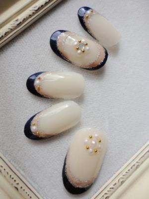 ファッションと掛け合わせて！「秋ネイル」の本格トータルコーデ術