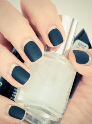 ファッションと掛け合わせて！「秋ネイル」の本格トータルコーデ術