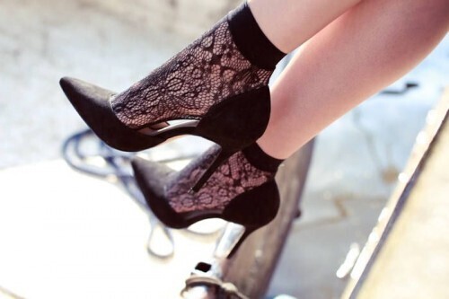 秋冬のこなれ感は「靴下コーデ」から！大人の女性こそ靴下でカジュアルダウン