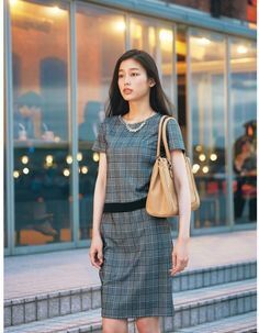 男の視線を独り占め！清楚＆垢抜け女子アナ風オフィススタイルの作り方