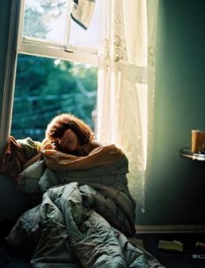 治りにくい肌荒れの原因はコレだった！化粧品選びより大切なことって？