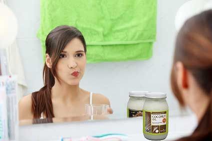 口のなかで油をぶくぶく15分！デトックス＆美容効果のオイルプリング入門