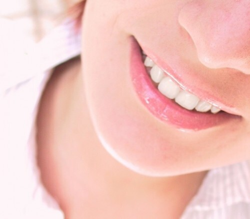 男が思わず釘付けになる！笑顔を100倍かわいく見せる方法とは