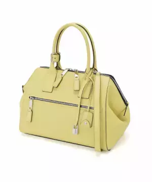 仕事で使える優秀バッグ！実用性もデザインもOKな秋冬のトレンドって!?