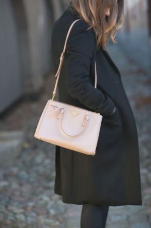 マンネリコーデを劇的おしゃれに！今冬の流行色をさりげなく取り入れるには？