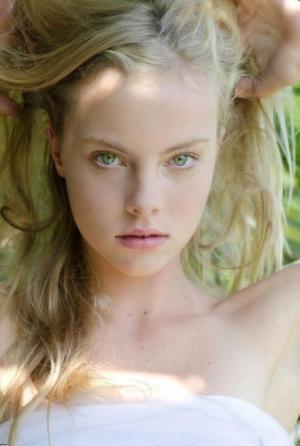 思わず鏡を見つめたくなる！アラフォー女性のすっぴん美人の作り方とは？