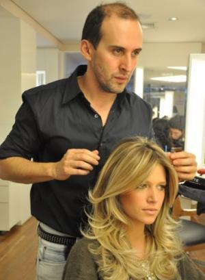 【美容師直伝】冬でも「パサつき知らず」のツヤ髪になれる4か条って？