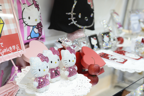 個性は作れる！デコアートで簡単おしゃれに「自分らしい」モノを手に入れよう！