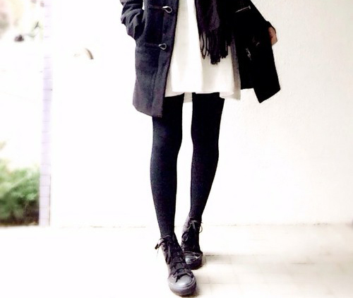 無難すぎる黒タイツは終わり！上品な色気がでる美脚・黒タイツの選び方