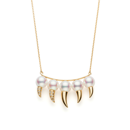 新年は脱マンネリファッション！今冬らしい主役級アクセとは