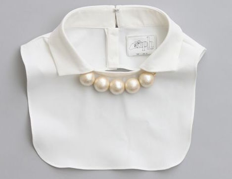 忘年会や新年会で好印象！シンプルワンピを今年顔に変身させて