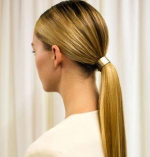 「ひとつ結び」で小顔に！簡単キレイになれるバリエーション13枚