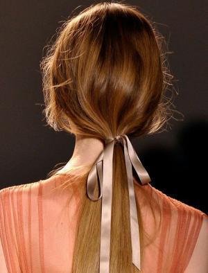 「ひとつ結び」で小顔に！簡単キレイになれるバリエーション13枚