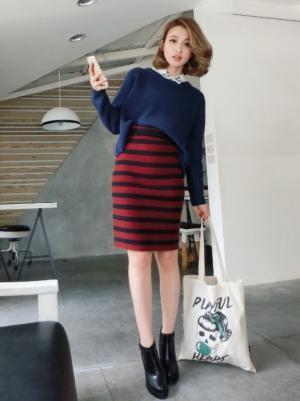 実は老けて見えていた!？流行ひざ下タイトスカート冬のNGコーデと解決法