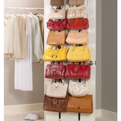 年末大掃除でクローゼットがスッキリ！バック収納術