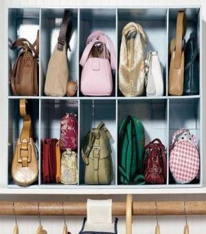 年末大掃除でクローゼットがスッキリ！バック収納術