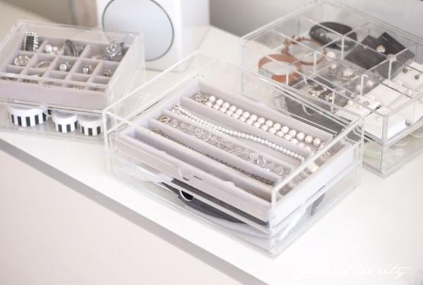 年末の大掃除で小物をオシャレに収納するアイディア