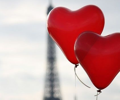 バレンタイン当日は「赤」のポイントコーデで気分をアゲて！