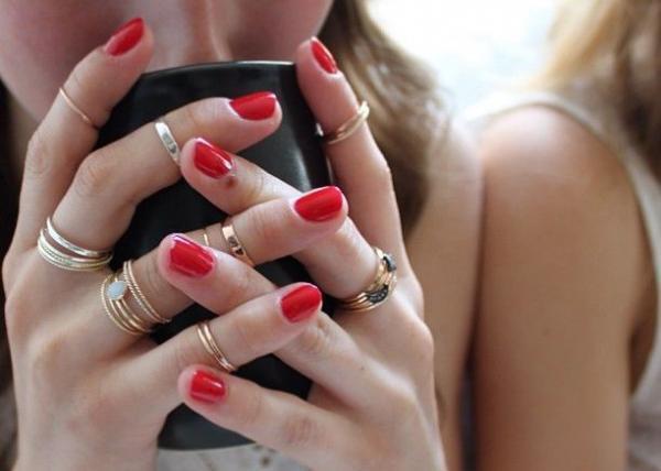 バレンタイン当日は「赤」のポイントコーデで気分をアゲて！