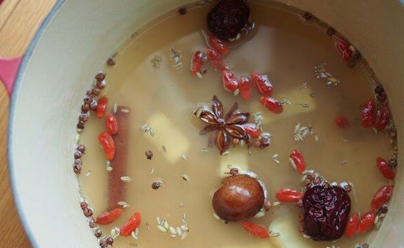 後ろ姿で年齢をさとらせない！年をとっても美しい台湾人女性に学ぶ「5つの秘訣」