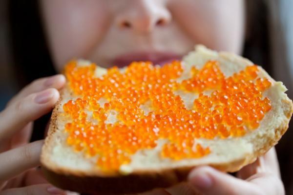 【肌老化をストップ!?】アラフォーでも「白く若い肌」を実現できる！話題の成分とは？