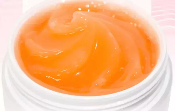 【肌老化をストップ!?】アラフォーでも「白く若い肌」を実現できる！話題の成分とは？