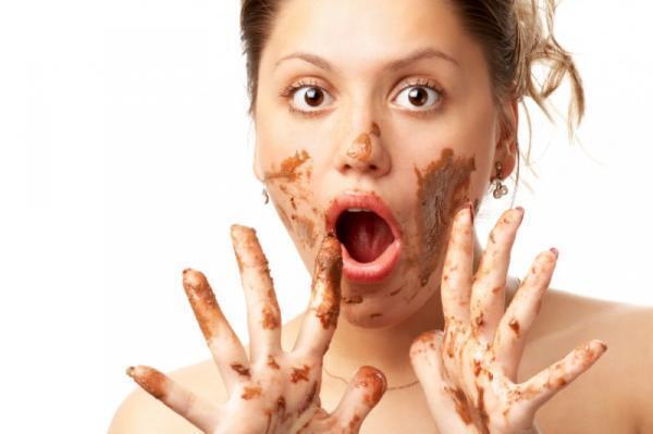 【えっ?それ、泥だけど！】セレブの間で大流行の「クレイを飲む」美容法とは