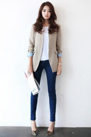 気になるヒップやお腹をカバーして「タイトパンツ」を着こなす方法