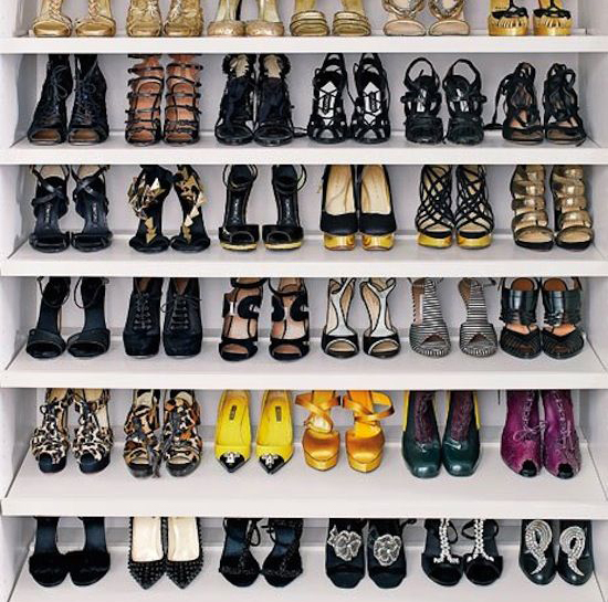 【家に靴があふれている人へ】美しくて機能的な「靴の収納」方法