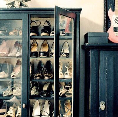 【家に靴があふれている人へ】美しくて機能的な「靴の収納」方法