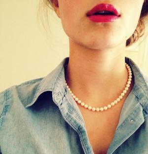 定番「パール」アクセを今っぽくオシャレに見せる！普段使いのコーデテクとは？