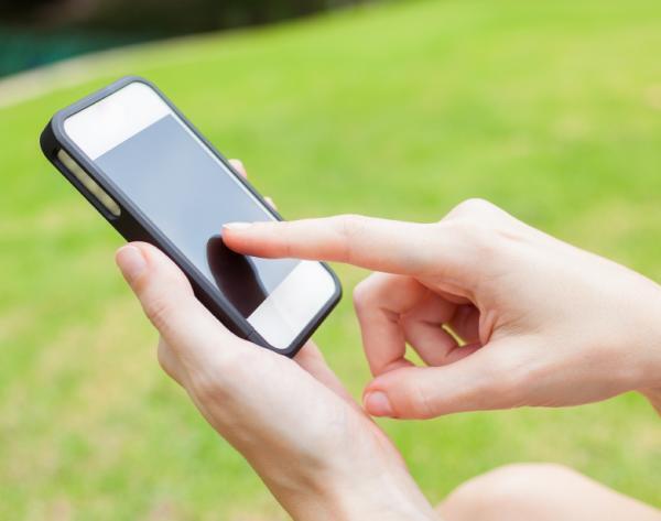 大人女子が殺到中！簡単にローラの「愛される瞳」を作って可愛くなれるって？