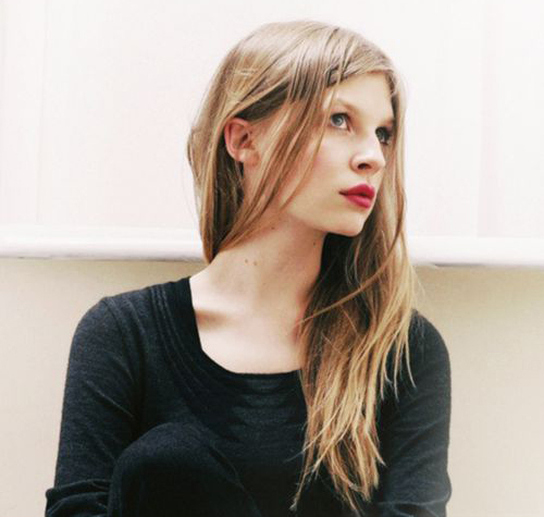 春はデニムスタイルを女らしく！カジュアルな印象をガラッと変える法則って？